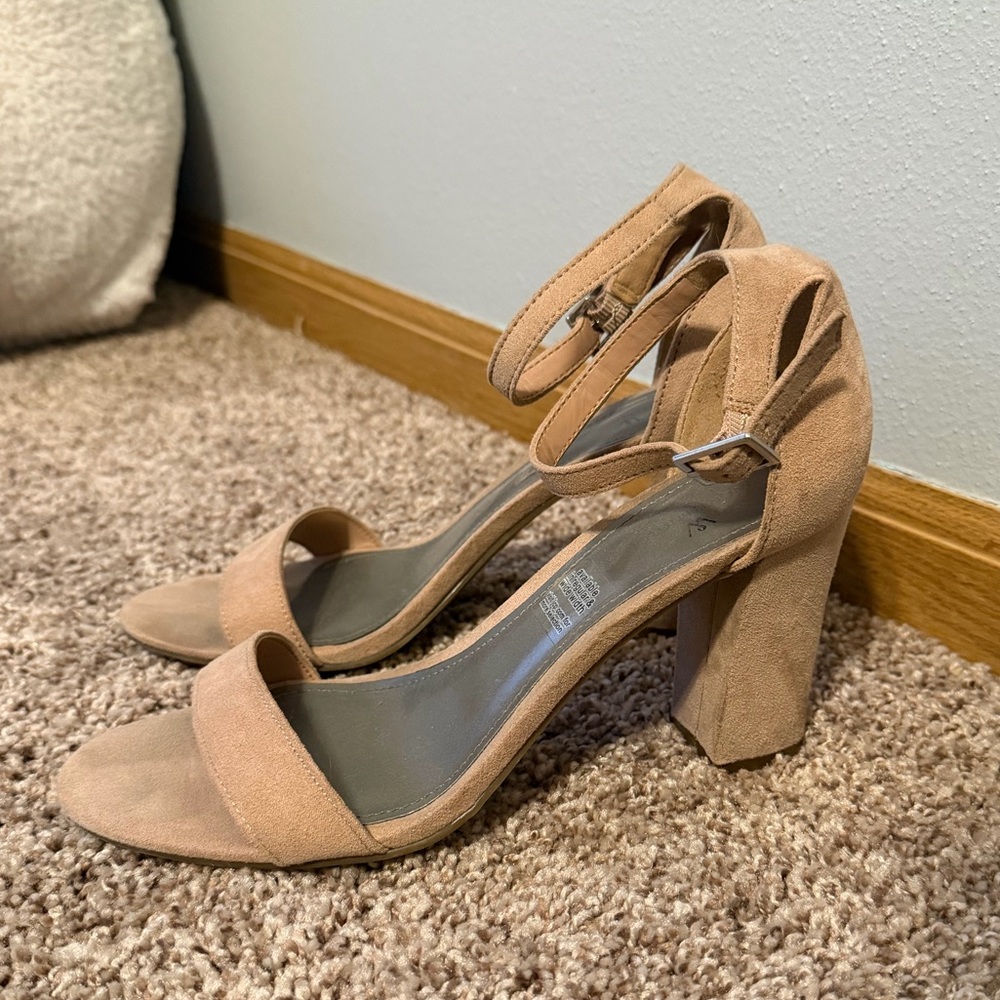 Worthington Nude Tan Block Heel Sandals